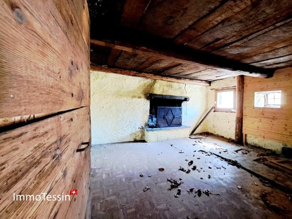 Rustico an aussergewöhnlicher Alleinlage inmitten eines 10`000 m2 Grundstückes 10