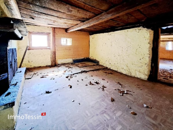 Rustico an aussergewöhnlicher Alleinlage inmitten eines 10`000 m2 Grundstückes 12
