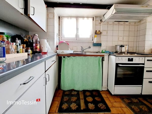 Kleines charmantes Gasthaus am bekannten Dorfplatz von Osco mit grossem Ausbaupotential 6