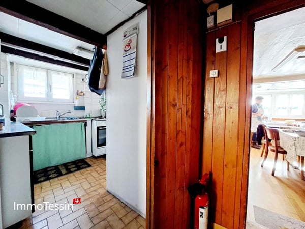 Kleines charmantes Gasthaus am bekannten Dorfplatz von Osco mit grossem Ausbaupotential 8