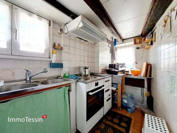 Kleines charmantes Gasthaus am bekannten Dorfplatz von Osco mit grossem Ausbaupotential 7