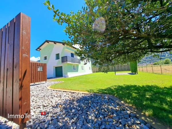 Einzigartiges Anwesen mit 2 Villen & Reitstall perfekt für Pferdehaltung, mit 4400 m2 Grundstück in Giubiasco 3