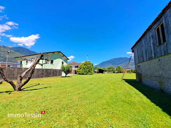 Einzigartiges Anwesen mit 2 Villen & Reitstall perfekt für Pferdehaltung, mit 4400 m2 Grundstück in Giubiasco 9