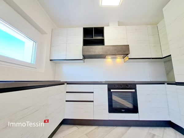 Einzigartiges Anwesen mit 2 Villen & Reitstall perfekt für Pferdehaltung, mit 4400 m2 Grundstück in Giubiasco 13