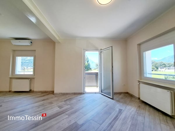 Einzigartiges Anwesen mit 2 Villen & Reitstall perfekt für Pferdehaltung, mit 4400 m2 Grundstück in Giubiasco 12