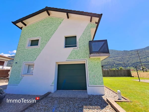 Komplett sanierte Villa & Reitstall perfekt für Pferdehaltung, mit 2200 m2 Grundstück in Giubiasco 4