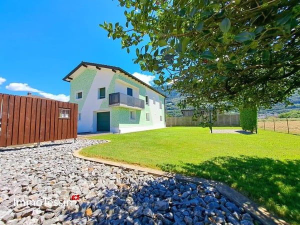 Komplett sanierte Villa & Reitstall perfekt für Pferdehaltung, mit 2200 m2 Grundstück in Giubiasco 2