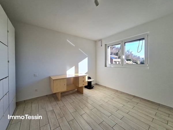 TOP PREIS: Schöne & helle Wohnung in einer kleinen Wohnanlage mit nur 4 Einheiten an ruhiger Lage im Mendrisiotto 12
