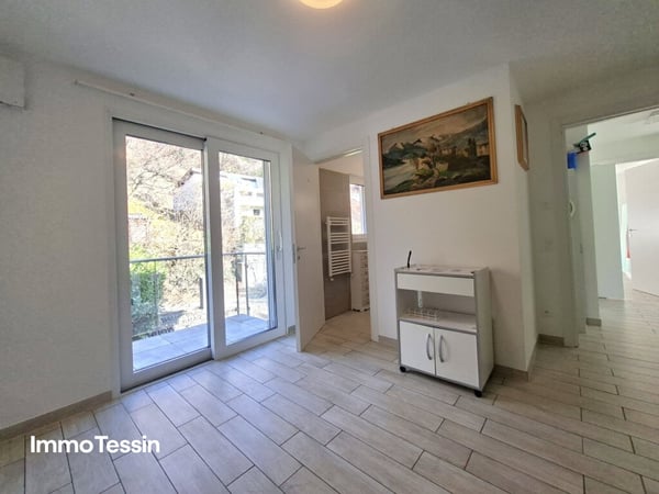 TOP PREIS: Schöne & helle Wohnung in einer kleinen Wohnanlage mit nur 4 Einheiten an ruhiger Lage im Mendrisiotto 10