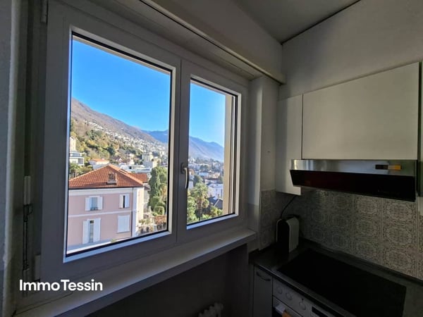 Ferienwohnung an zentraler Toplage in Muralto mit atemberaubender Seesicht, Indoorpool und Parkplatz 8