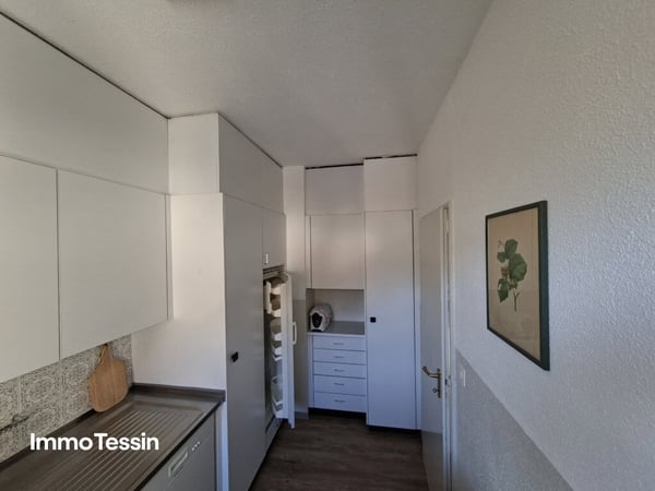 Ferienwohnung an zentraler Toplage in Muralto mit atemberaubender Seesicht, Indoorpool und Parkplatz 9