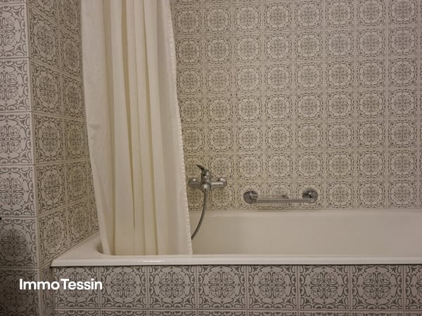 Ferienwohnung an zentraler Toplage in Muralto mit atemberaubender Seesicht, Indoorpool und Parkplatz 12