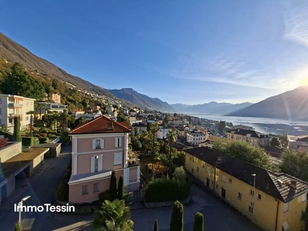 Ferienwohnung an zentraler Toplage in Muralto mit atemberaubender Seesicht, Indoorpool und Parkplatz 1