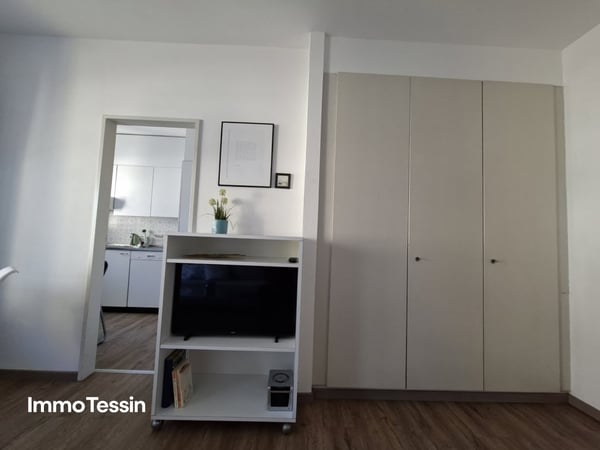 Ferienwohnung an zentraler Toplage in Muralto mit atemberaubender Seesicht, Indoorpool und Parkplatz 10
