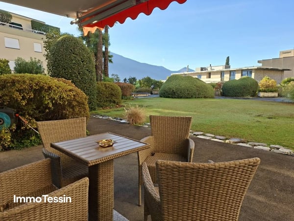 Ferienwohnung an zentraler Toplage in Muralto mit atemberaubender Seesicht, Indoorpool und Parkplatz 13