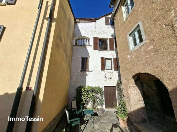 Authentisches Tessinerhaus mit viel Charme an ruhiger Lage im Herzen von Odogno 1