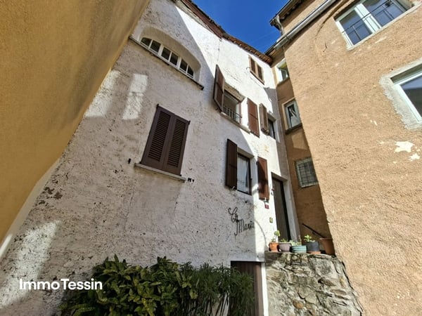 Authentisches Tessinerhaus mit viel Charme an ruhiger Lage im Herzen von Odogno 2