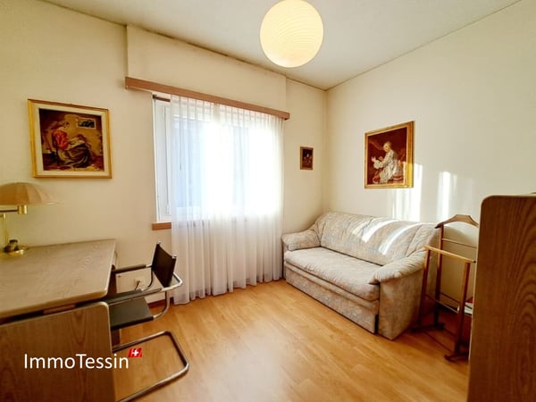 GELEGENHEIT: Luxuswohnung an top Lage mit Pool & Seesicht über Lugano auf den Lago Lugano 11