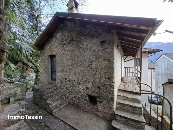GELEGENHEIT: Original Tessinerhaus mit Anbau und Aussenbereich an ruhiger, gut angebundener Lage 10