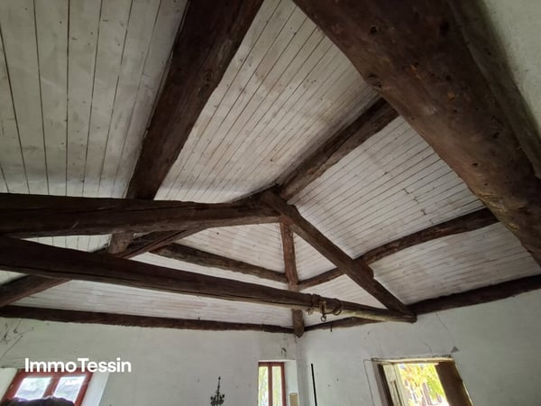 GELEGENHEIT: Original Tessinerhaus mit Anbau und Aussenbereich an ruhiger, gut angebundener Lage 8