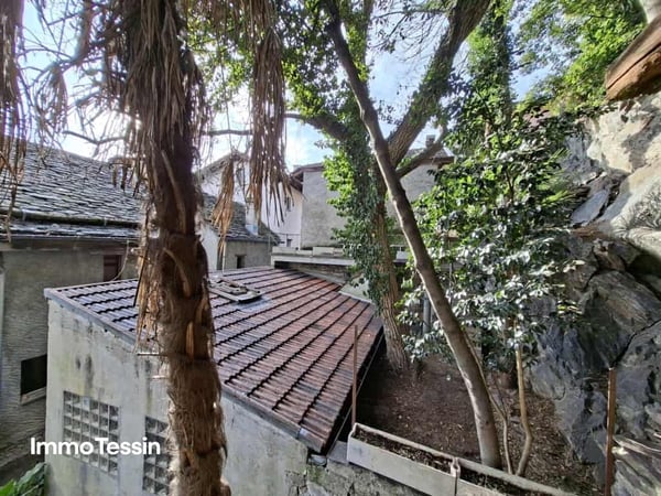 GELEGENHEIT: Original Tessinerhaus mit Anbau und Aussenbereich an ruhiger, gut angebundener Lage 2