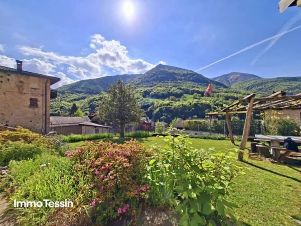 Charmantes Tessiner Haus mit grossem Garten, Grottino & Panoramablick in die Tessiner Bergwelt 3