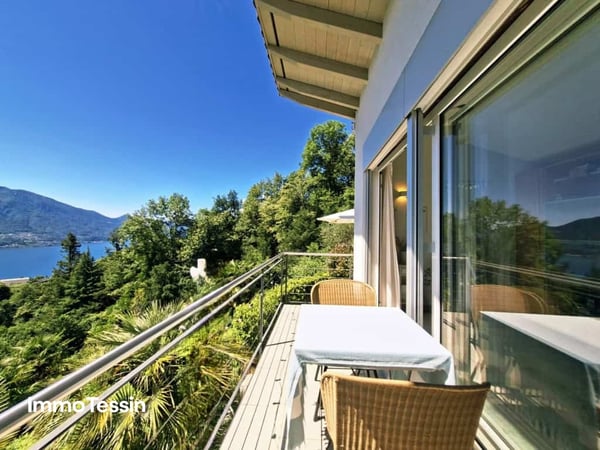 Eine Oase der Ruhe über dem Lago Maggiore, exklusive Villa mit Pool und spektakulärer Seesicht 5