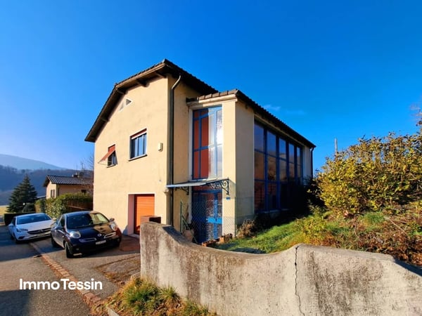 Exklusive Villa mit grossem Garten an top Lage zwischen dem Lago Maggiore und dem Lago di Lugano 3