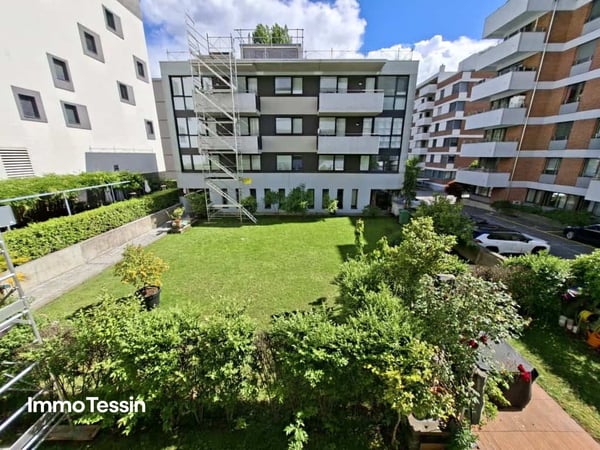 ZWEITWOHNSITZ: Luxuriöse & moderne Wohnung mit Balkon im Herzen von Locarno nur 150 Meter vom See 2