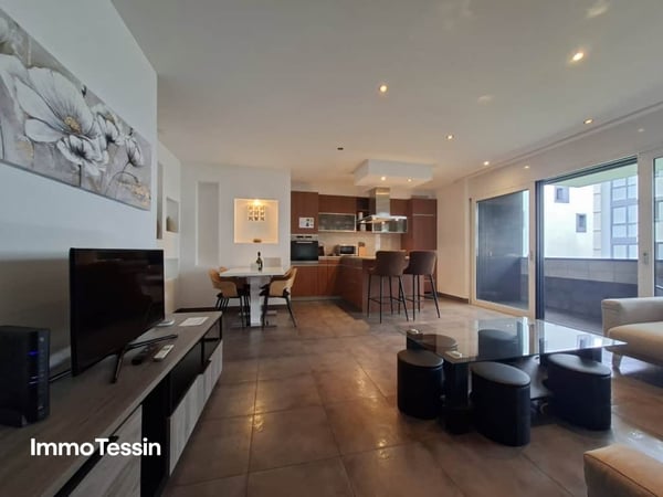 ZWEITWOHNSITZ: Luxuriöse & moderne Wohnung mit Balkon im Herzen von Locarno nur 150 Meter vom See 5