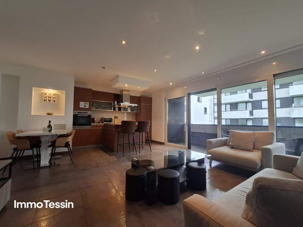 ZWEITWOHNSITZ: Luxuriöse & moderne Wohnung mit Balkon im Herzen von Locarno nur 150 Meter vom See 6