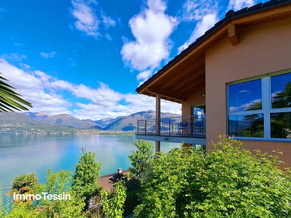 SELTENHEIT: Moderne Villa mit 2 Wohnungen & Bauland mit einmaliger Seesicht auf den Lago Maggiore so weit das Auge reicht 2
