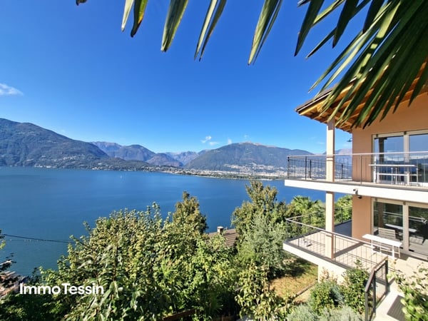 SELTENHEIT: Moderne 5 1/2 Zimmer Villa & Bauland mit einmaliger Seesicht auf den Lago Maggiore so weit das Auge reicht 1
