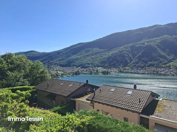 Elegantes Haus mit traumhafter 180 Seesicht auf den Lago di Lugano an wunderschöner Lage mit Garten und mehreren Parkmöglichkeiten 1