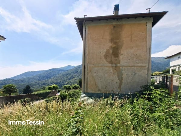 Liegenschaft zum Sanieren mit atemberaubender Fernsicht in die Tessiner Bergwelt in der Nähe von Lugano 9