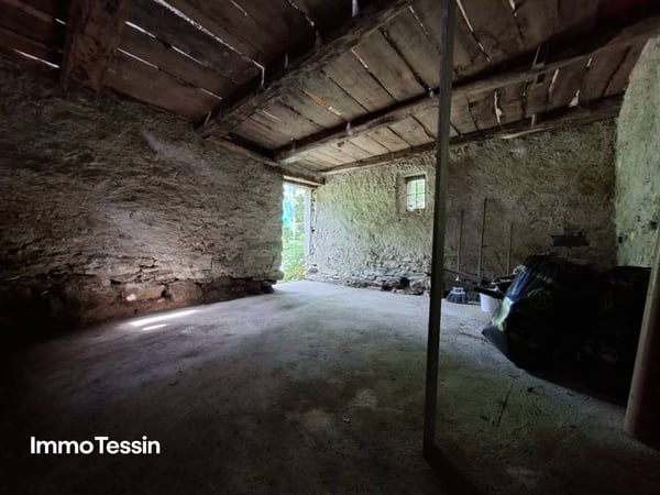 Authentisches Rustico an ruhiger Alleinlage mit freier Sicht in die Bergwelt und 3000 m2 Grundstück sowie bewilligtem Ausbauprojekt 7