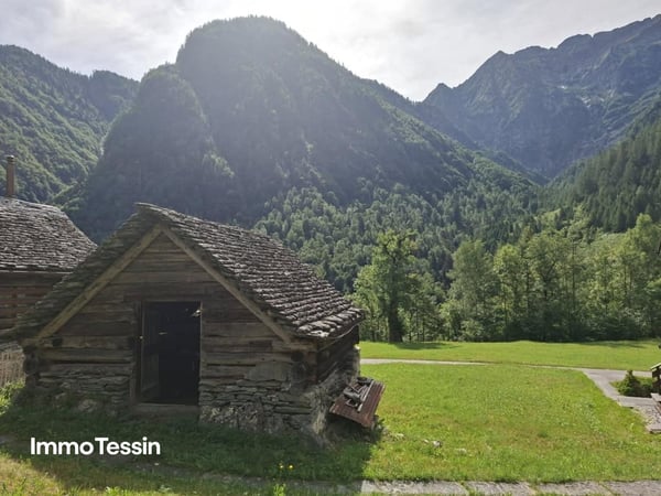 Rückzugsort im Maggiatal, Rustico mit 3000 m² Land an ruhiger Lage umgeben von einer atemberaubenden Naturkulisse 4