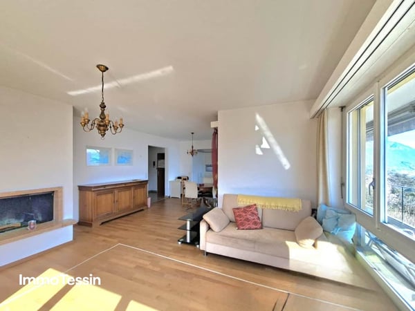 LOCARNO-MONTI: Grosse & moderne Wohnung mit fantastischer 180 Panorama Seesicht über den Lago Maggiore 8