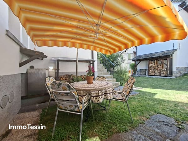 Gemütliches & liebevoll ausgebautes Tessiner Refugium, Doppel-Einfamilienhaus mit Grottino, Werkstatt und Cheminée 6