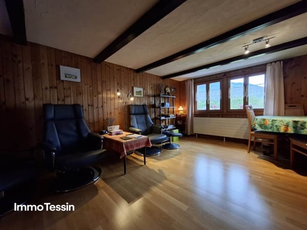 Gemütliches & liebevoll ausgebautes Tessiner Refugium, Doppel-Einfamilienhaus mit Grottino, Werkstatt und Cheminée 8