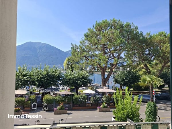SELTENHEIT: Wohnen an absoluter Bestlage direkt an der bekannten Seepromenade von Muralto / Locarno 1