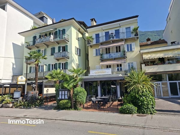 SELTENHEIT: Wohnen an absoluter Bestlage direkt an der bekannten Seepromenade von Muralto / Locarno 2