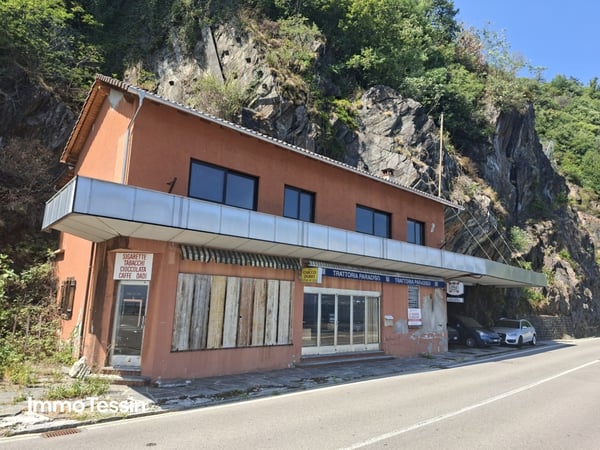 POTENTIAL: Liegenschaft in Brissago direkt am Lago Maggiore mit atemberaubender Seesicht und mehreren Parkplätzen 6