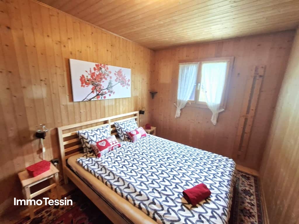 Immobilie in Corzoneso - Gemütliches Tessiner Rustico an ruhiger Lage mit fantastischer Berg und Talsicht ins Bleniotal - Bild 8