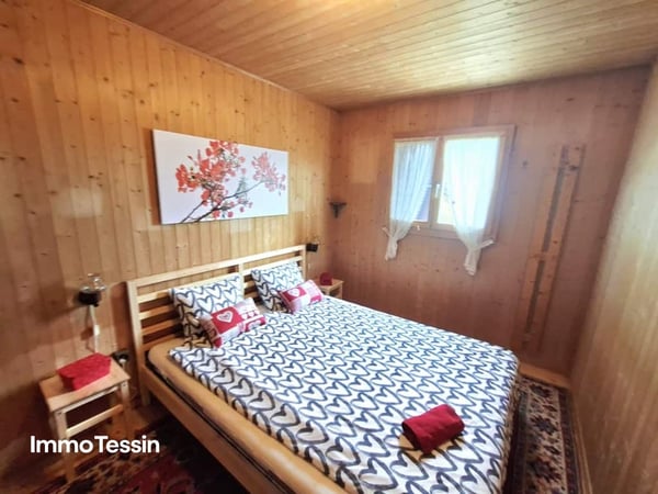 Gemütliches Tessiner Rustico an ruhiger Lage mit fantastischer Berg und Talsicht ins Bleniotal 9