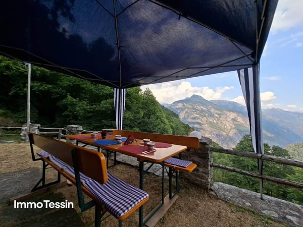 Charaktervolles Rustico an spektakulärer Aussichtslage auf einer authentischen Tessiner Alp im oberen Maggiatal 2