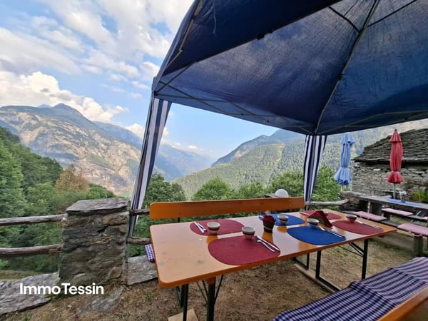 Charaktervolles Rustico an spektakulärer Aussichtslage auf einer authentischen Tessiner Alp im oberen Maggiatal 3
