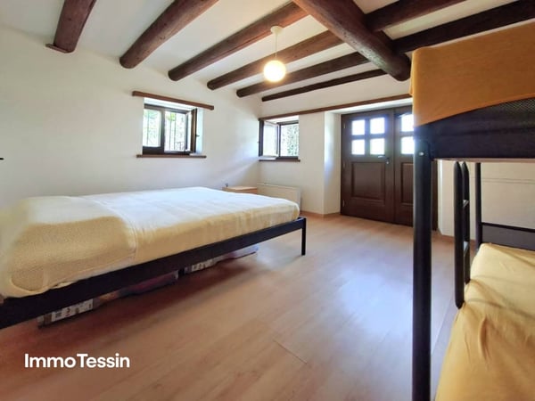 Wunderschönes und typisches Tessiner Haus vollständig renoviert und an sehr guter Lage mit grossem Grundstück 11
