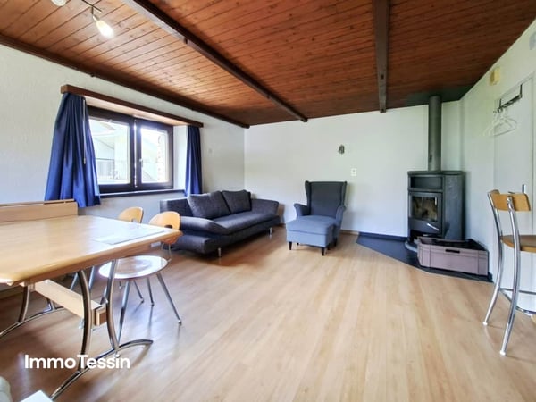 Wunderschönes und typisches Tessiner Haus vollständig renoviert und an sehr guter Lage mit grossem Grundstück 6