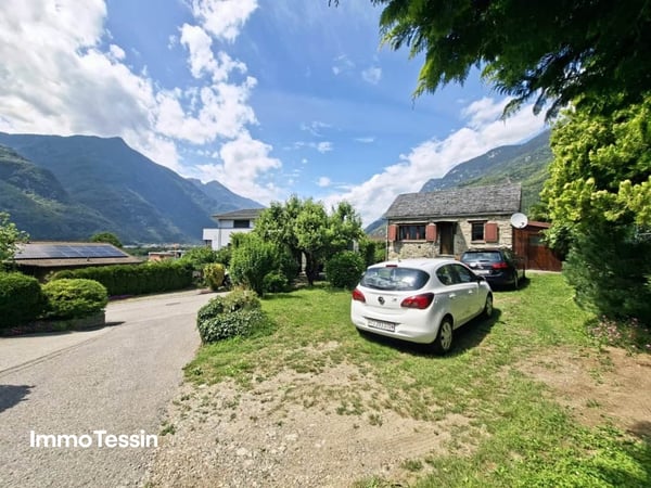 Wunderschönes und typisches Tessiner Haus vollständig renoviert und an sehr guter Lage mit grossem Grundstück 5